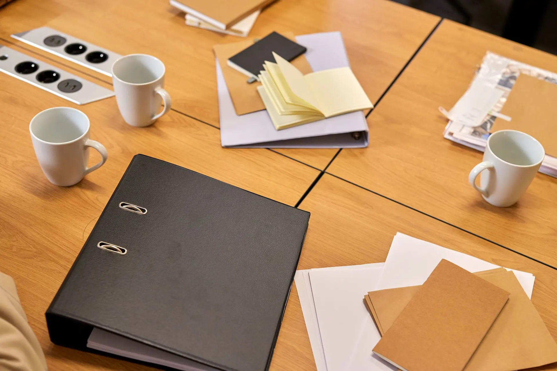 Documentos de trabalho sobre a mesa